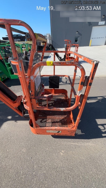 2019 JLG E300AJP