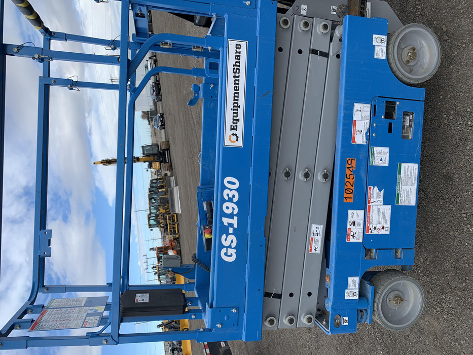 2020 Genie GS-1930 Solid Non Marking Tires, Beacon, Folding rails with half height swing gate, 800W Inverter