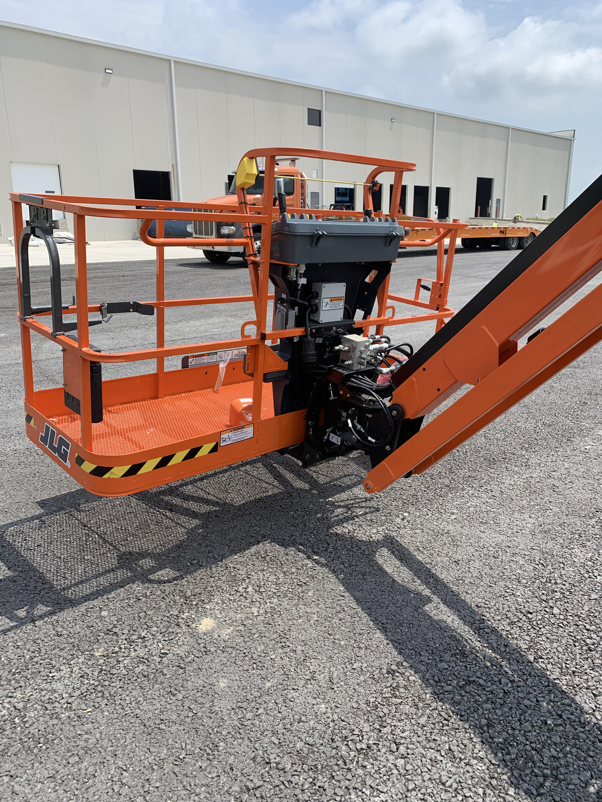 2022 JLG R3246