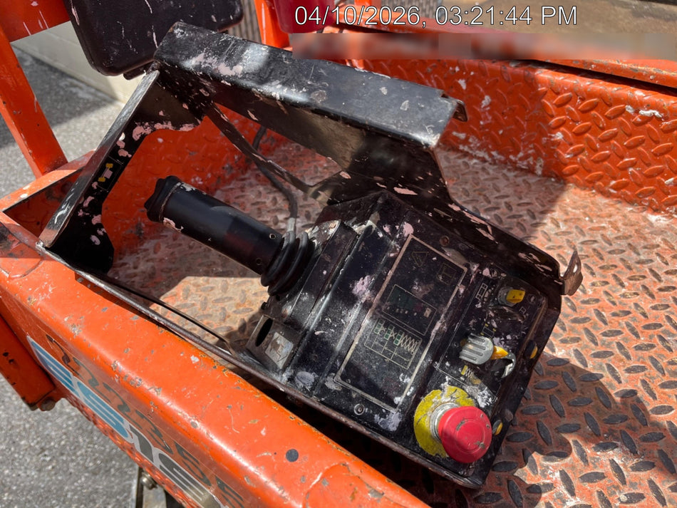 2022 JLG ES1932