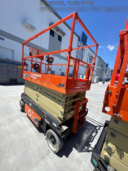 2022 JLG ES3246
