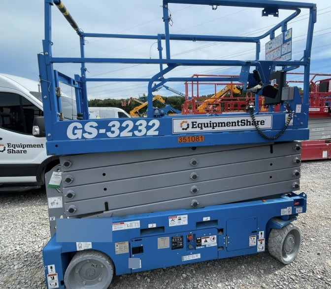 2023 GENIE GS-3232