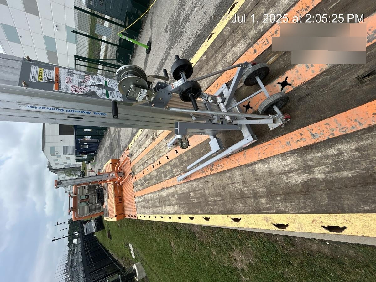 2023 GENIE SLC-24