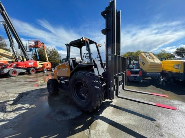 2023 CASE 588H