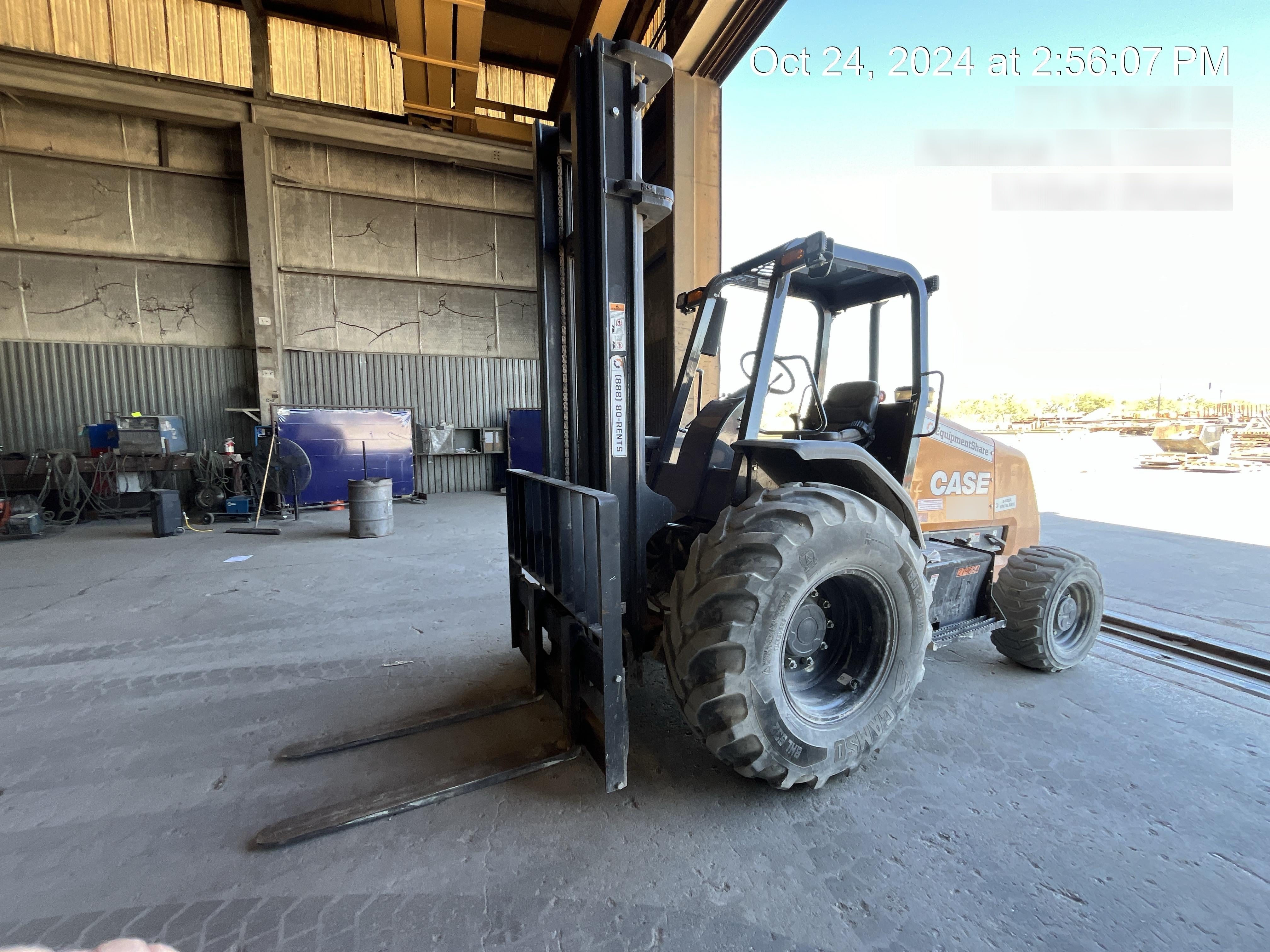 2023 CASE 588H