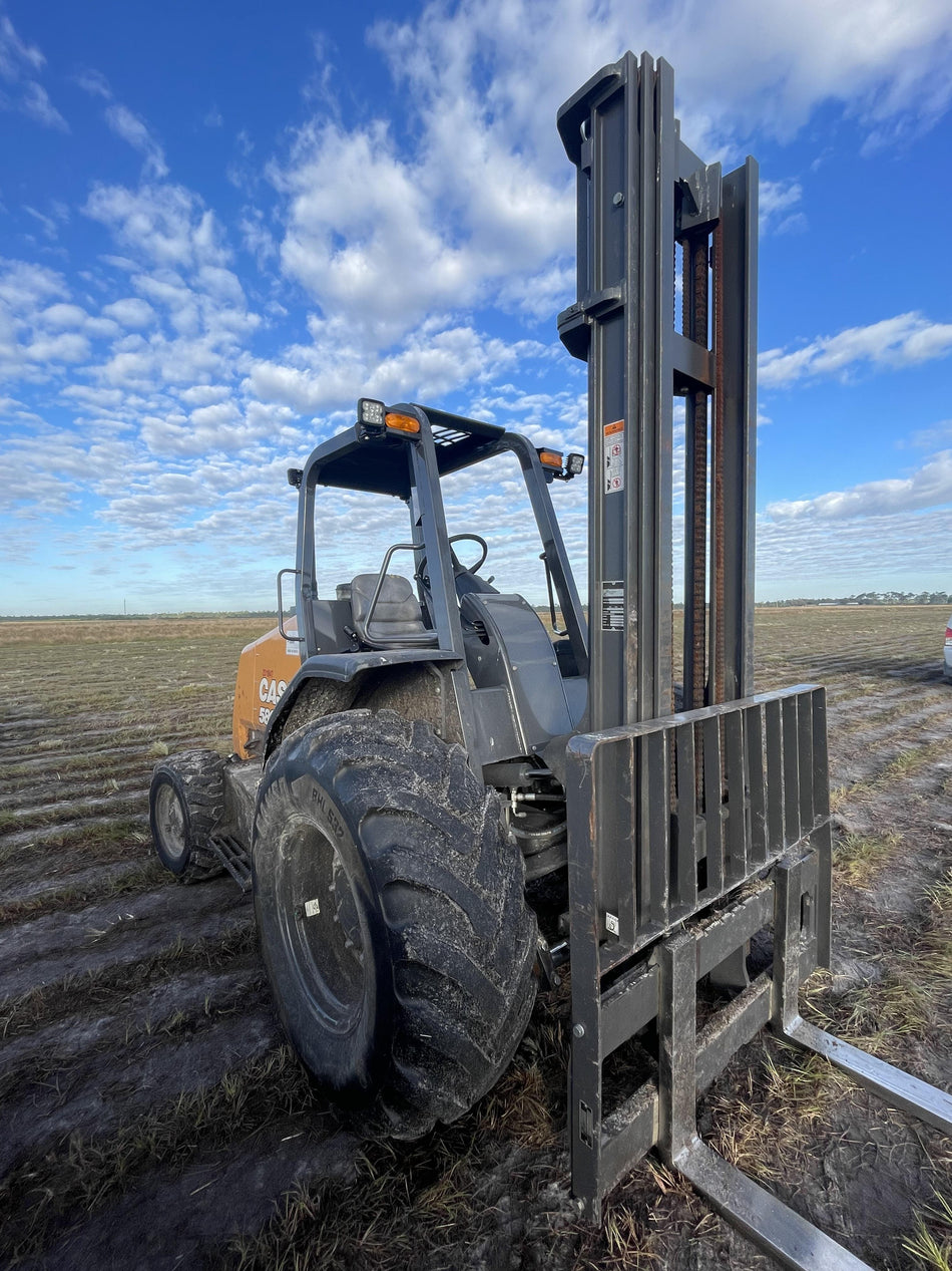 2022 CASE 586H