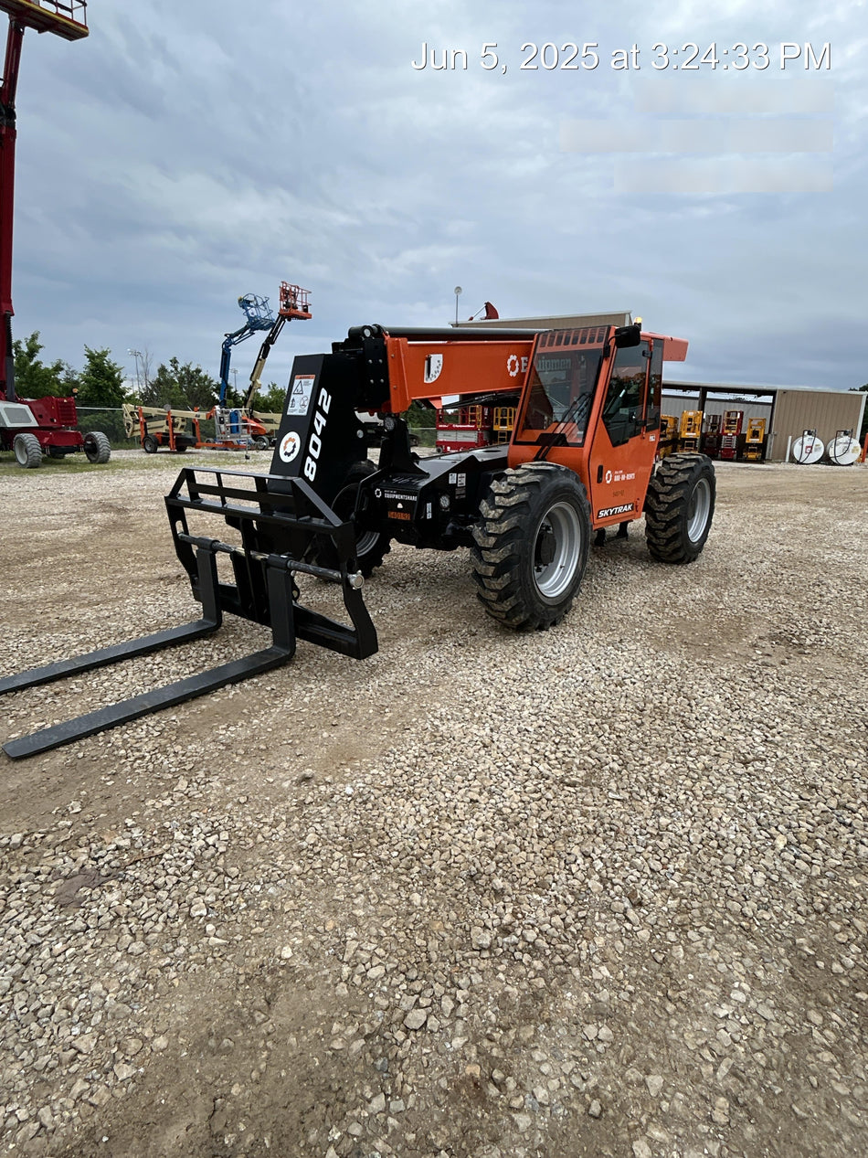 2025 SKYTRAK 8042