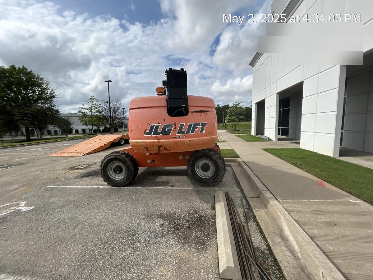 2004 JLG 600S 4WD