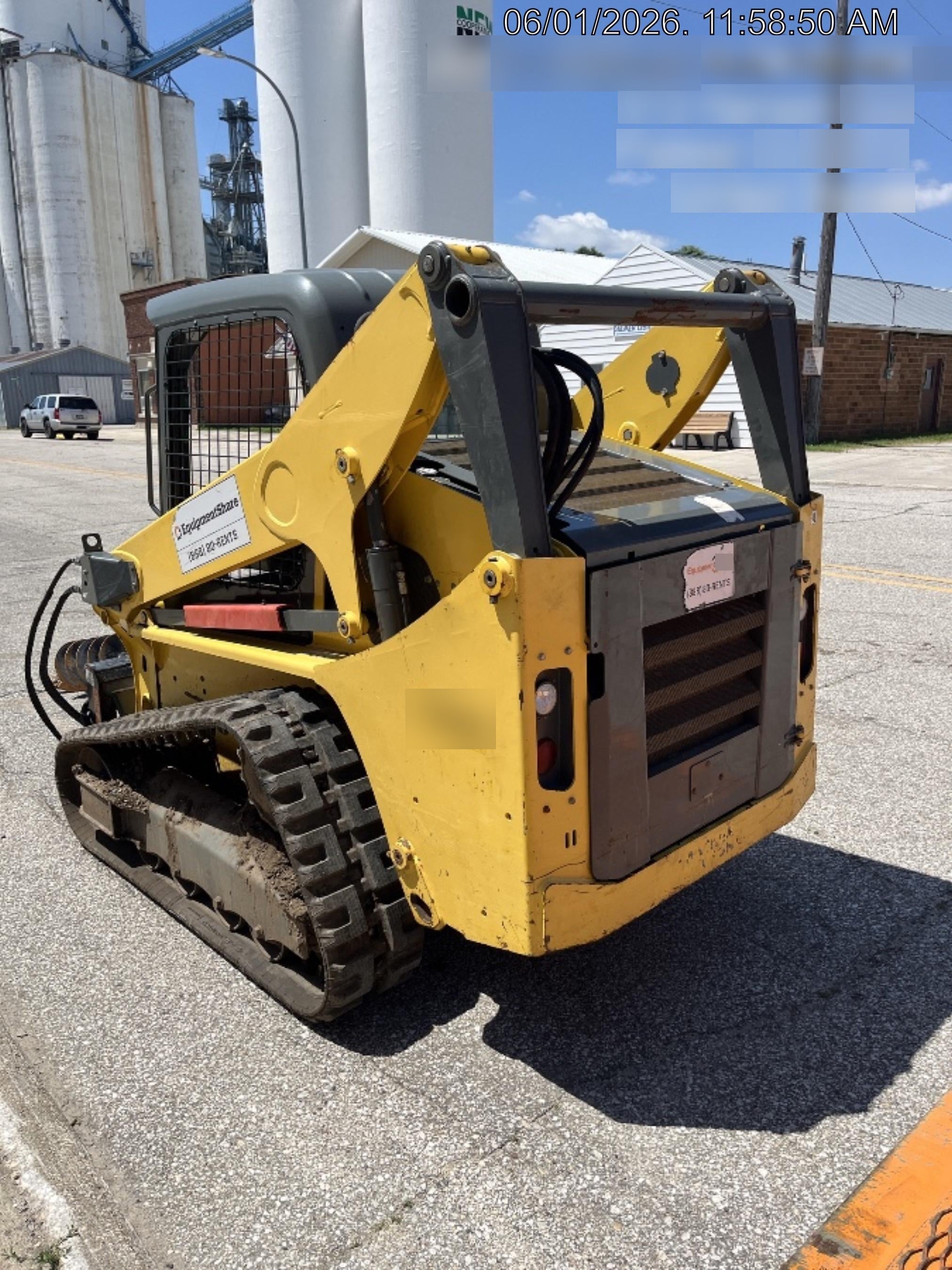 2018 Wacker Neuson ST31 ST31 8k Tracked Skid Loader, Canopy, 2 speed, Bucket Leveling , Selectable EH Controls, Variable speed fan, Cyclonic precleaner, 75" Bucket LP w/ smooth bolt on edge