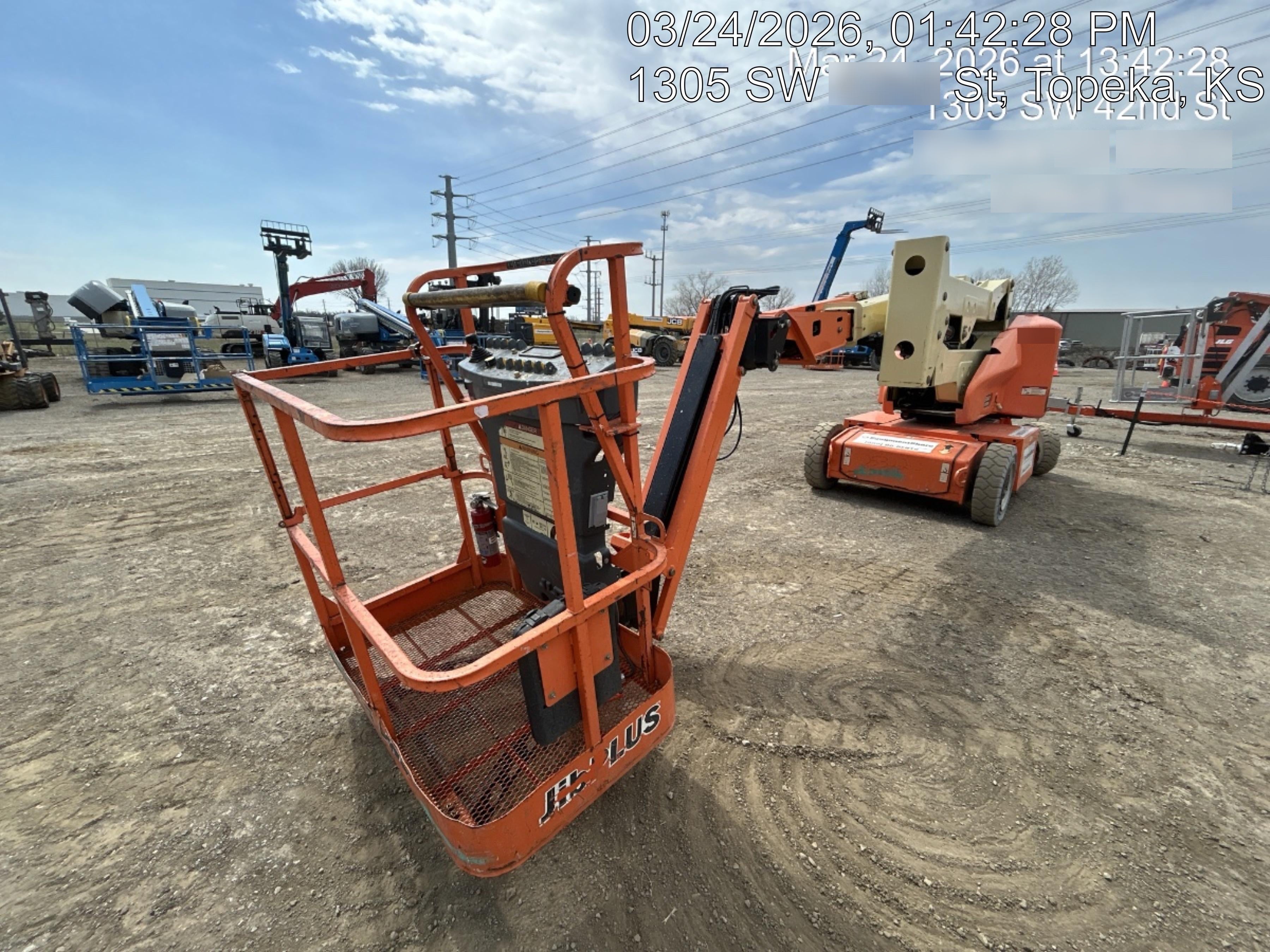 2019 JLG E400AJPN