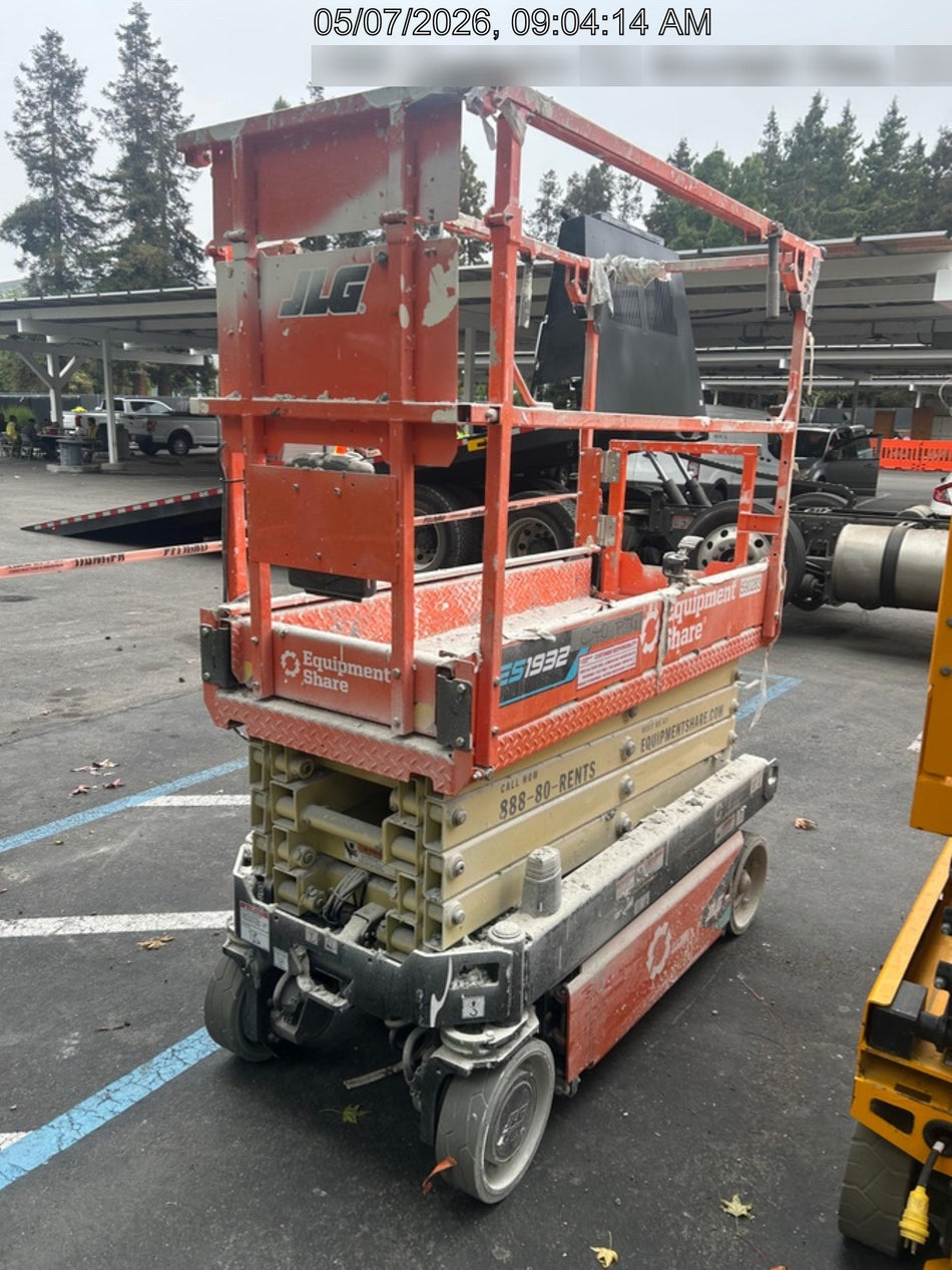 2025 JLG ES1932