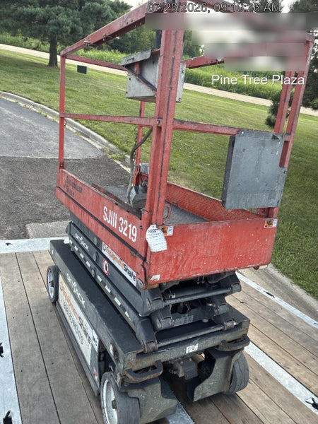 2018 Skyjack SJIII-3219 Skyjack SJIII3219 Scissor Lift w/Trojan Batteries