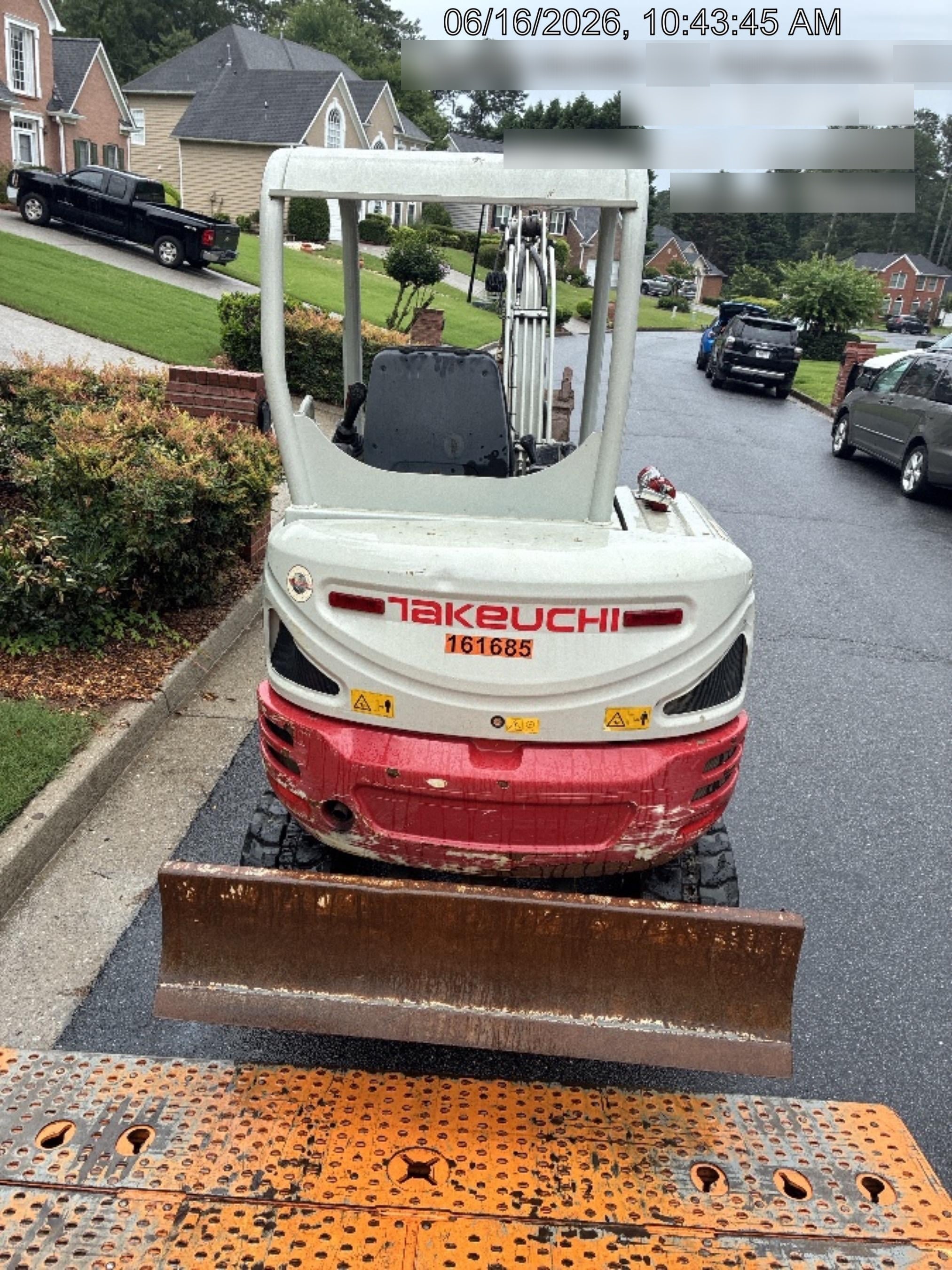 2021 TAKEUCHI TB235-2R