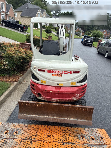 2021 TAKEUCHI TB235-2R