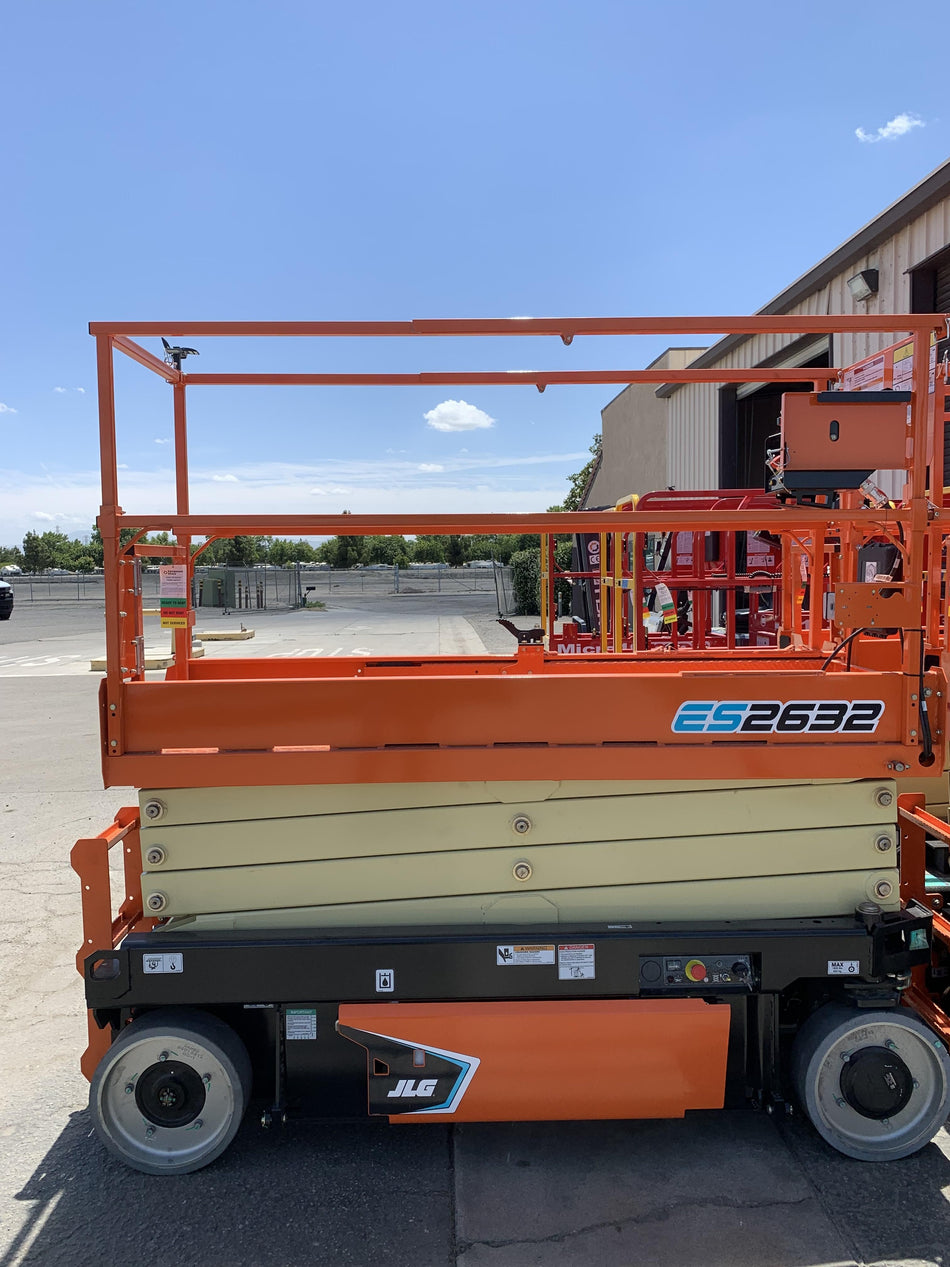 2022 JLG ES2632
