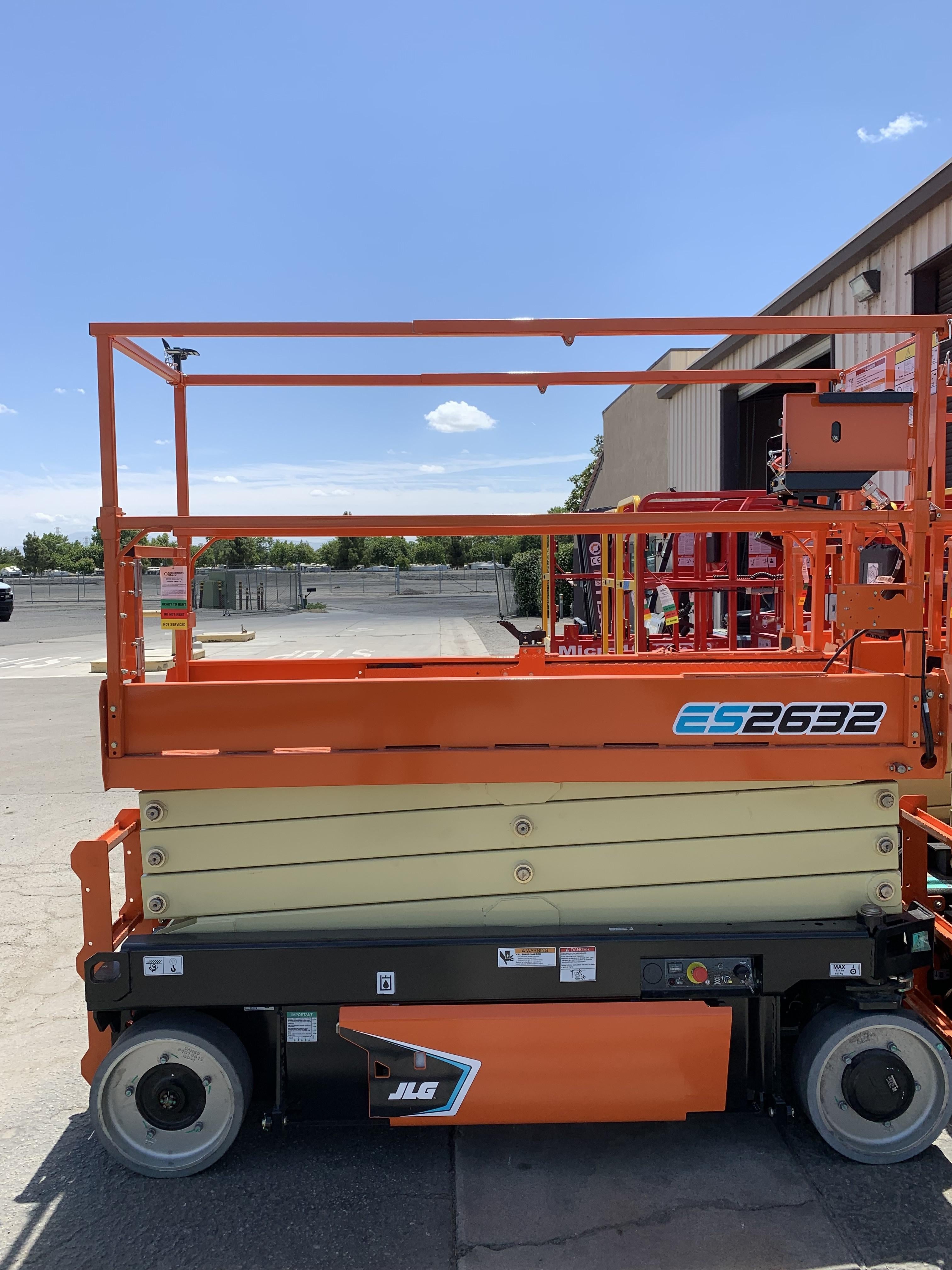 2022 JLG ES2632