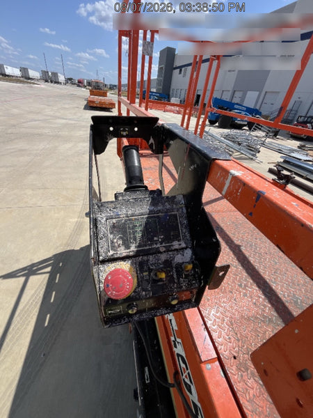 2023 JLG R4045