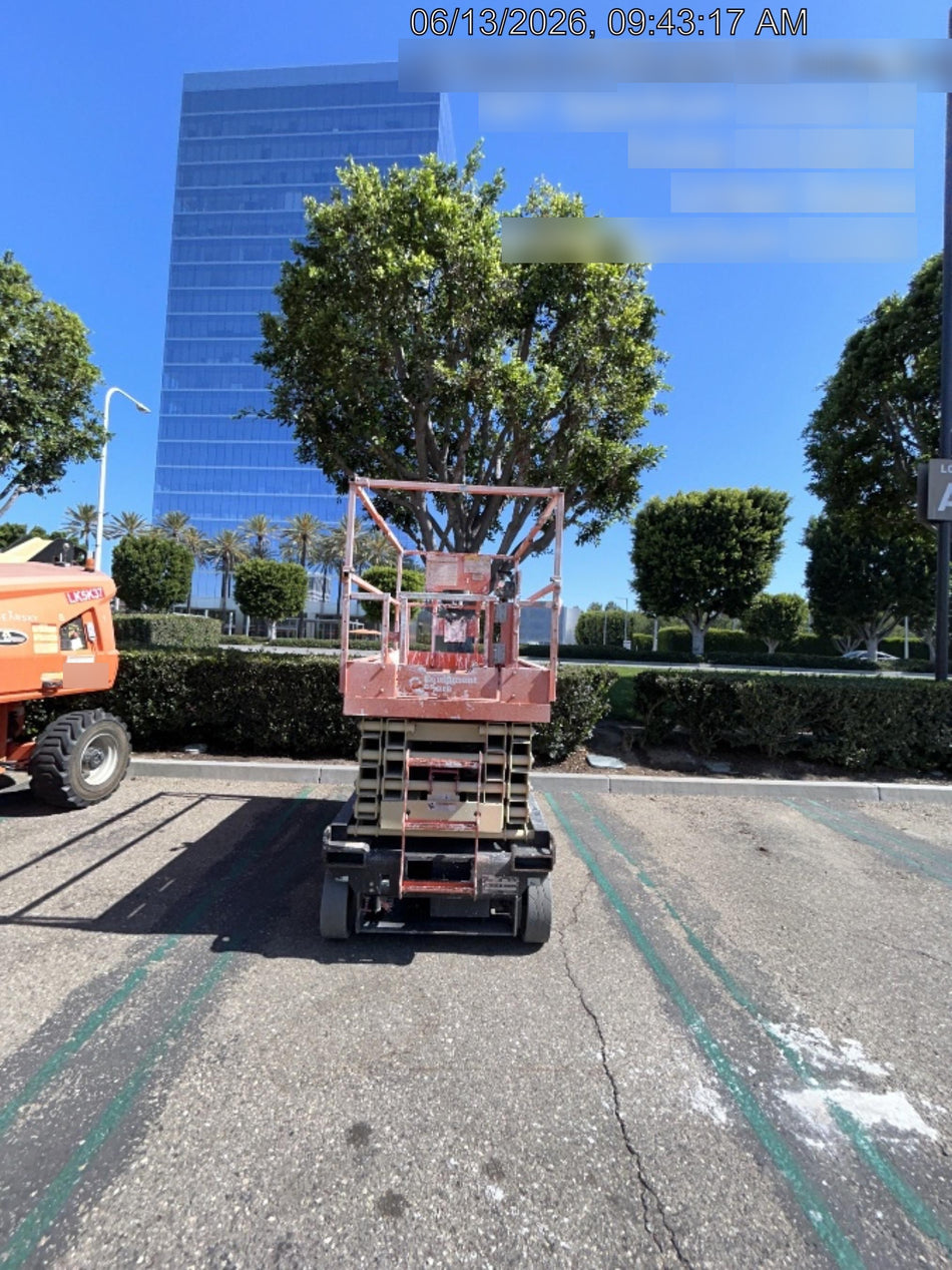2022 JLG ES3246
