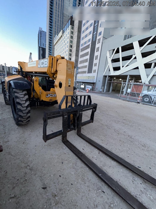 2019 JCB 509-42 74 HP w/Open ROPS, Beacon, Aux Hydraulics, LED Work lights, Solid Tires w/66" Carriage/60" Forks