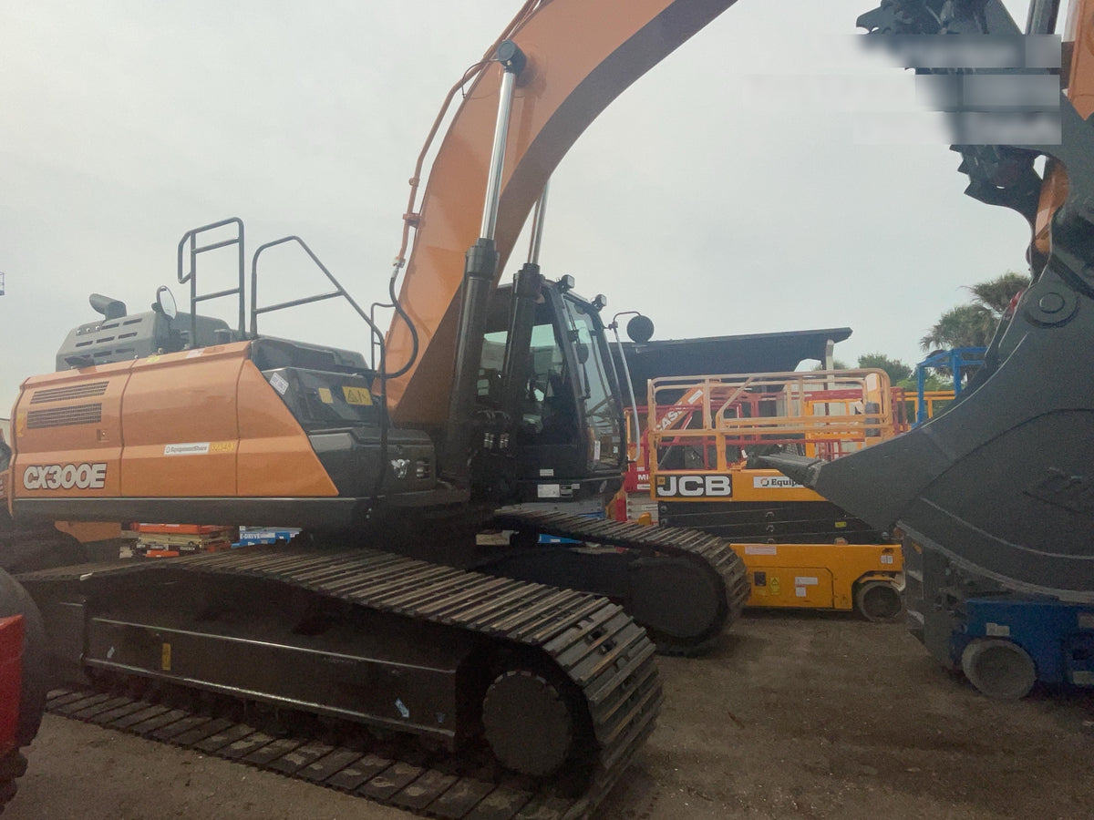 2023 CASE CX300E