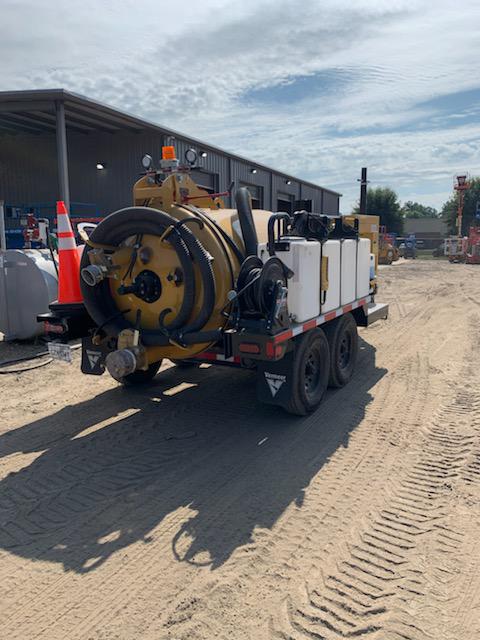 2022 VAC-TRON LP573XDT