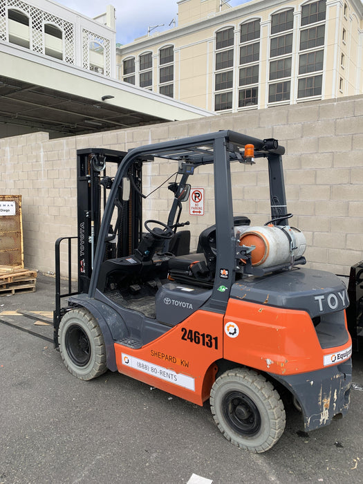 2022 TOYOTA 8FGU25 LP w/ Scale