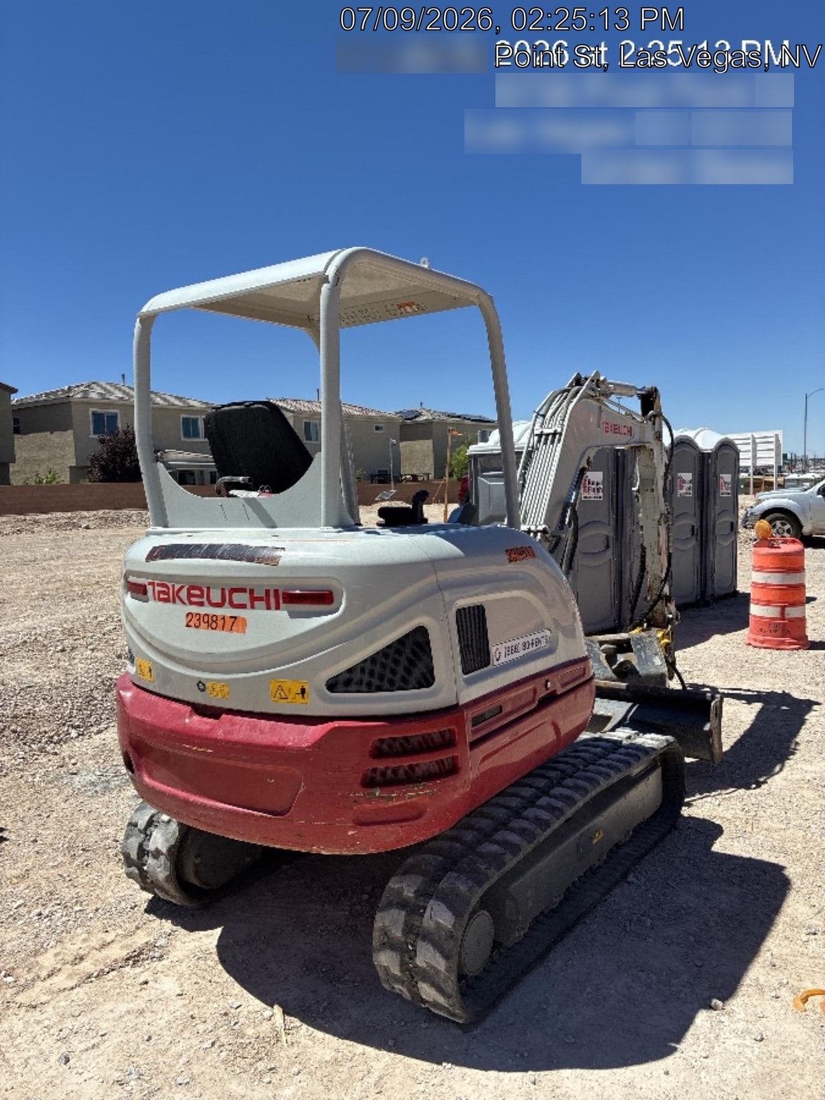 2022 TAKEUCHI TB235-2R