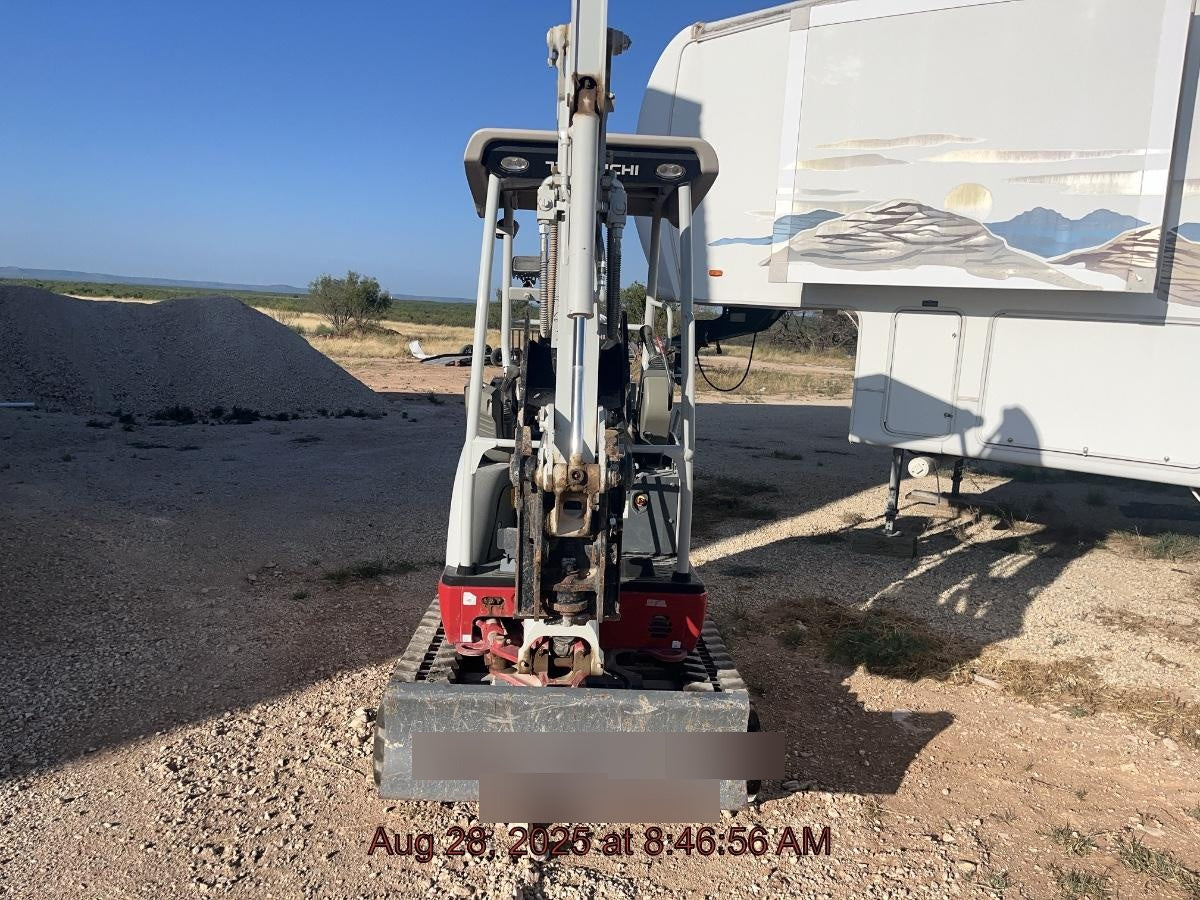 2023 TAKEUCHI TB20e