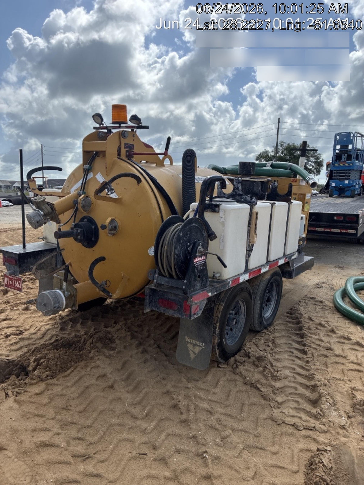 2022 VAC-TRON LP573XDT