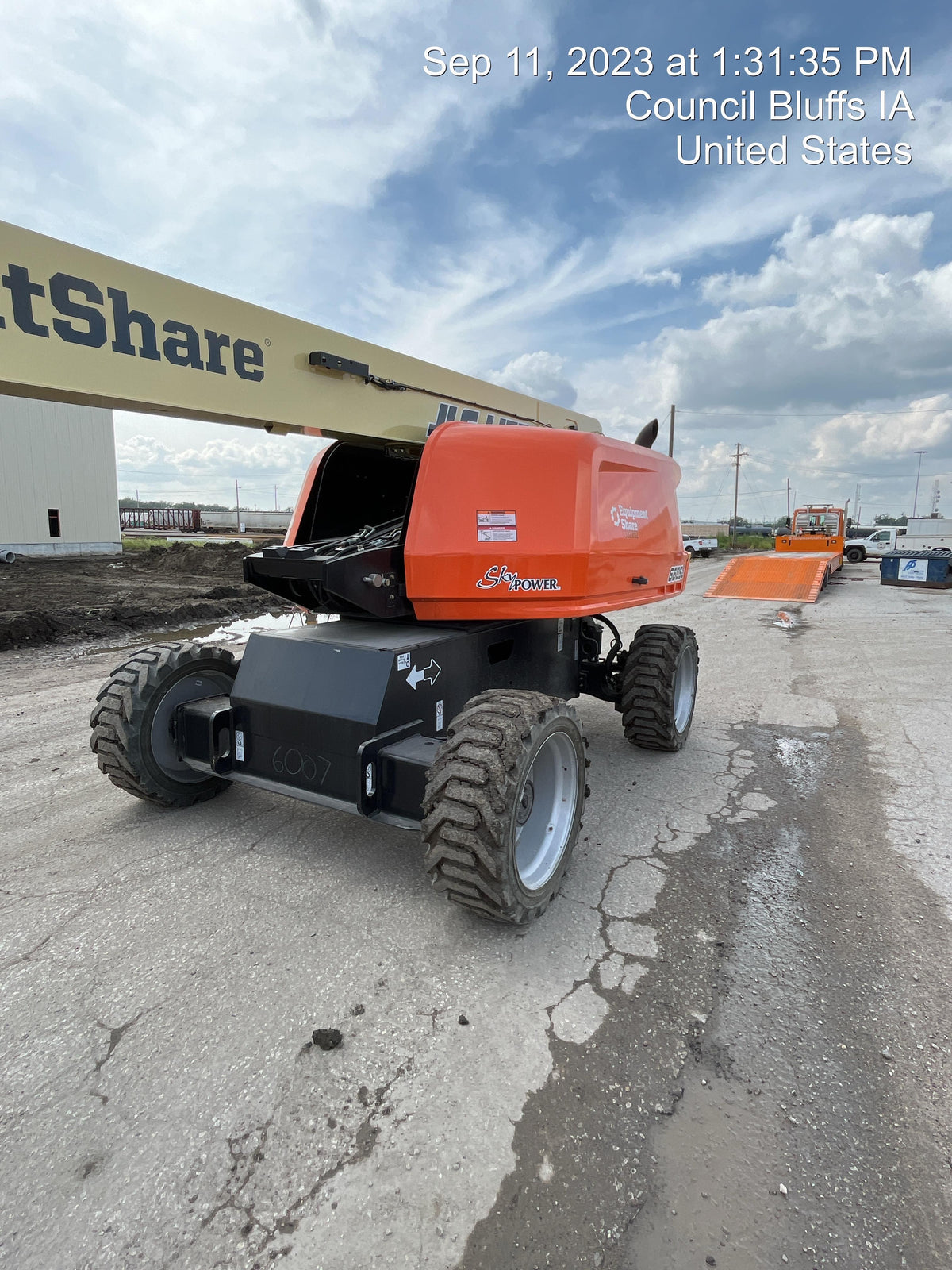 2023 JLG 660SJ