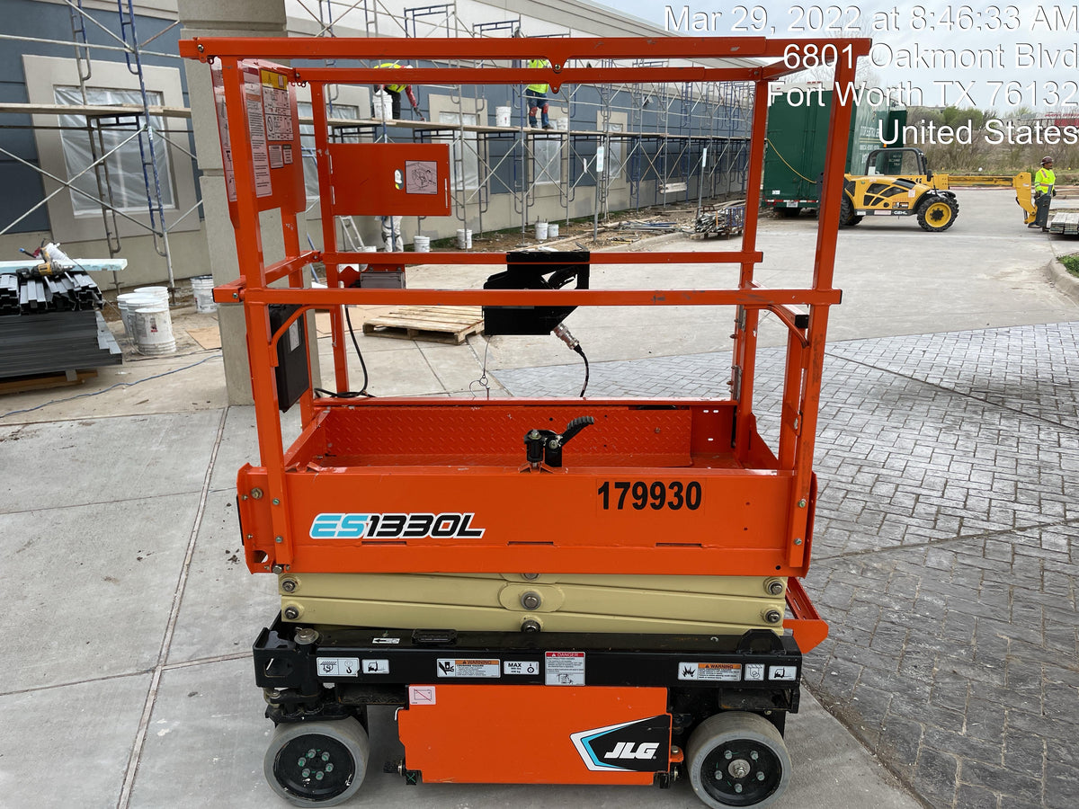 2021 JLG ES1330L
