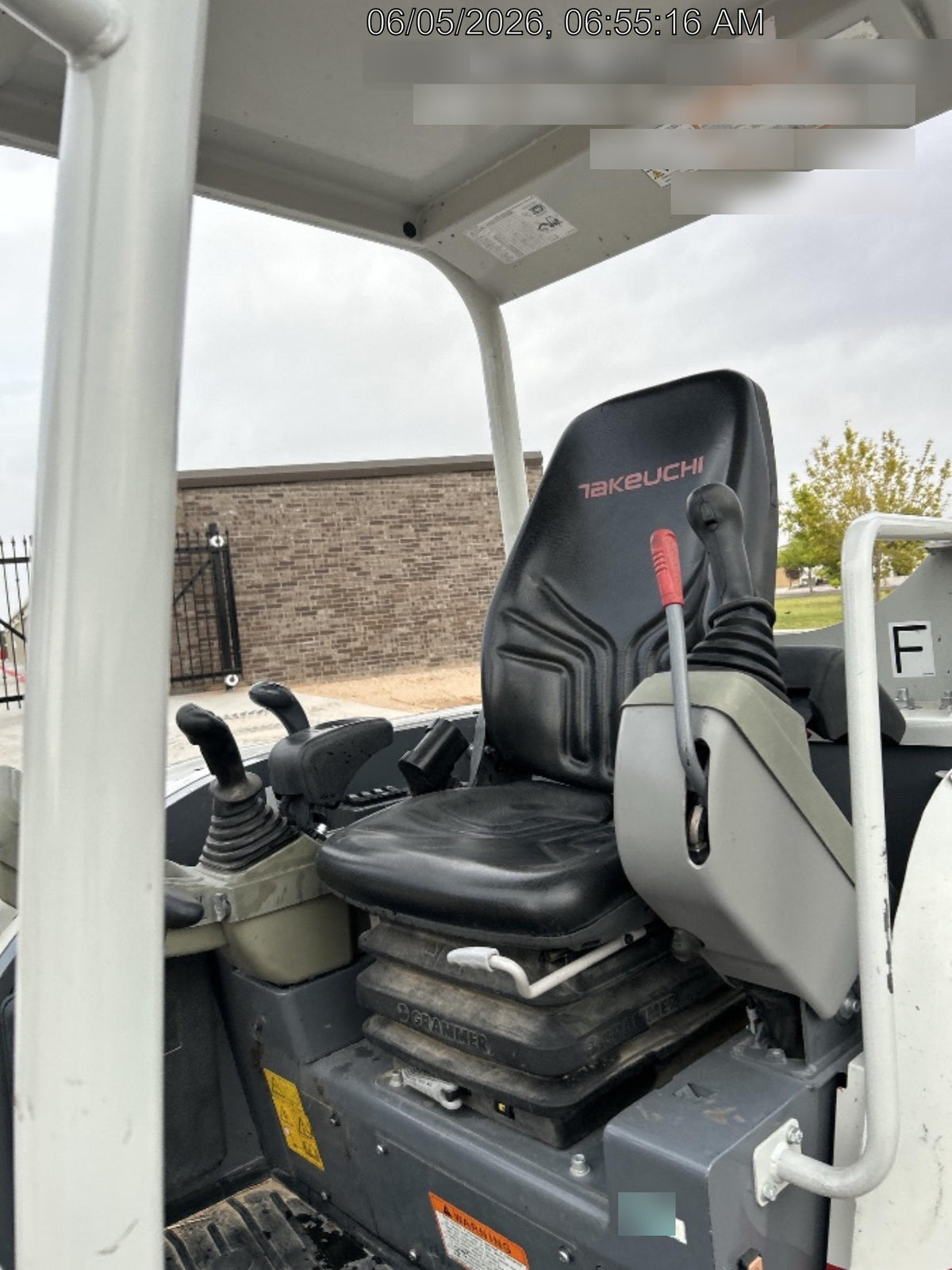 2023 TAKEUCHI TB235-2R