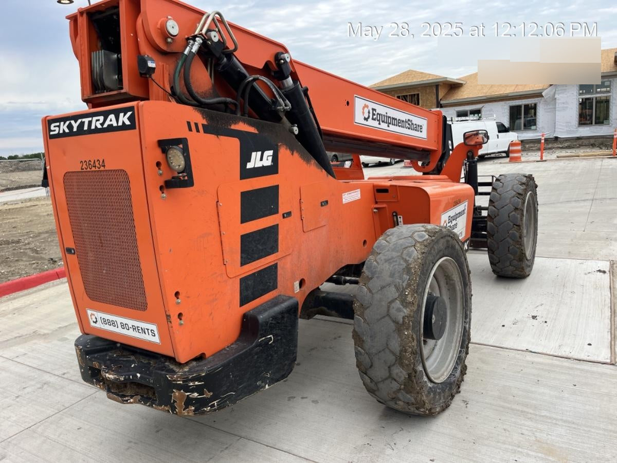 2022 SKYTRAK 8042