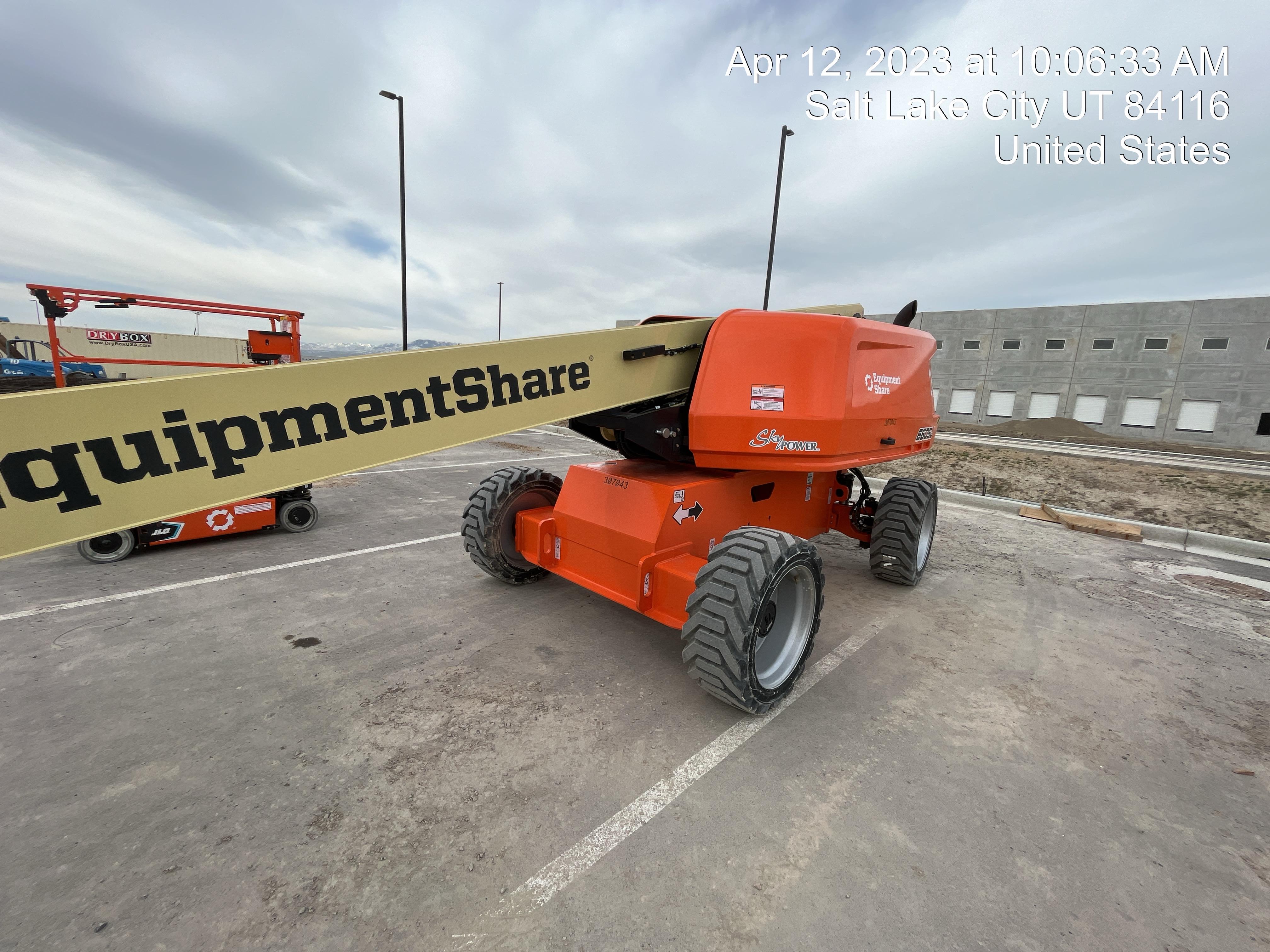 2023 JLG 660SJ