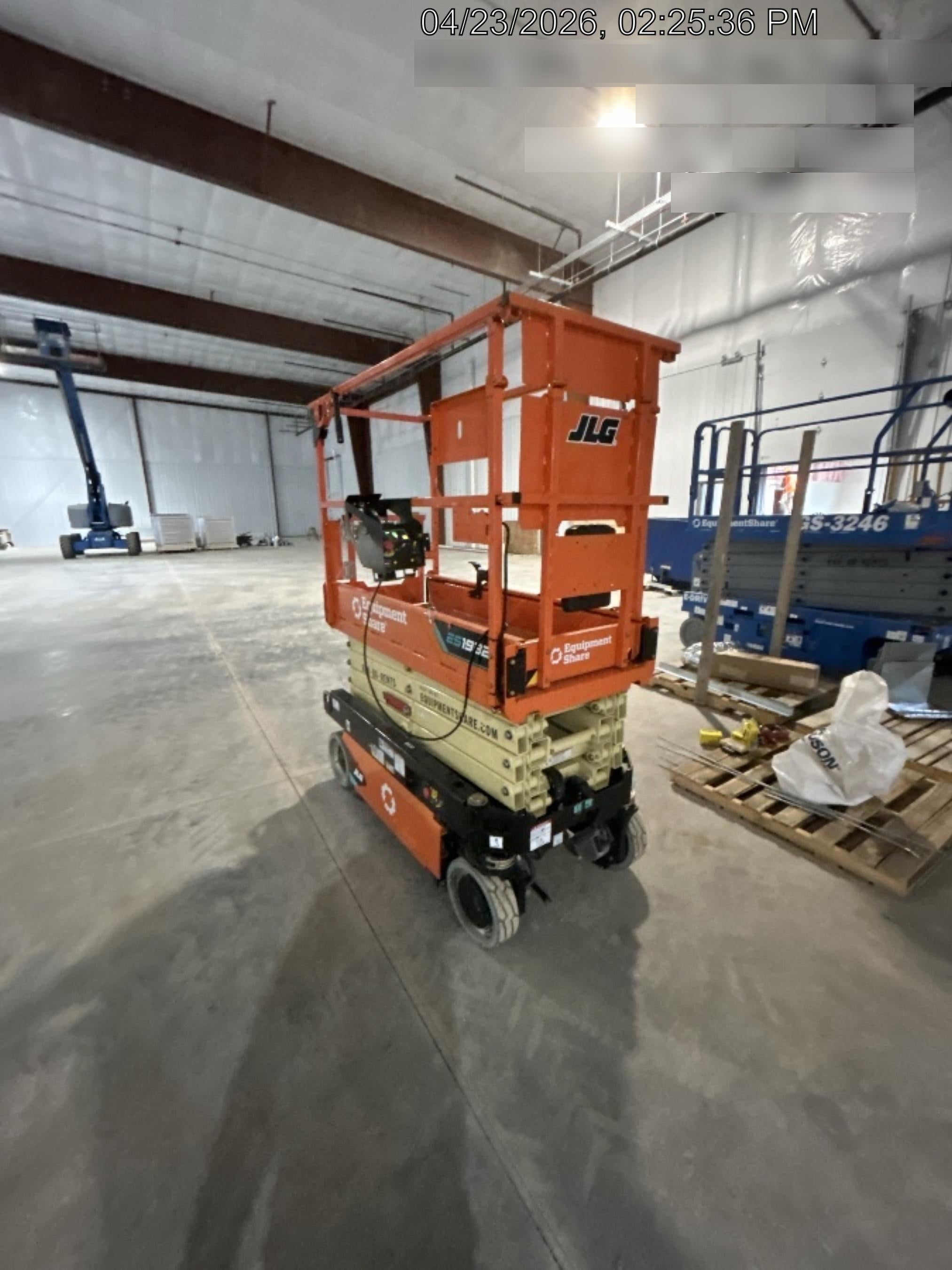 2025 JLG ES1932
