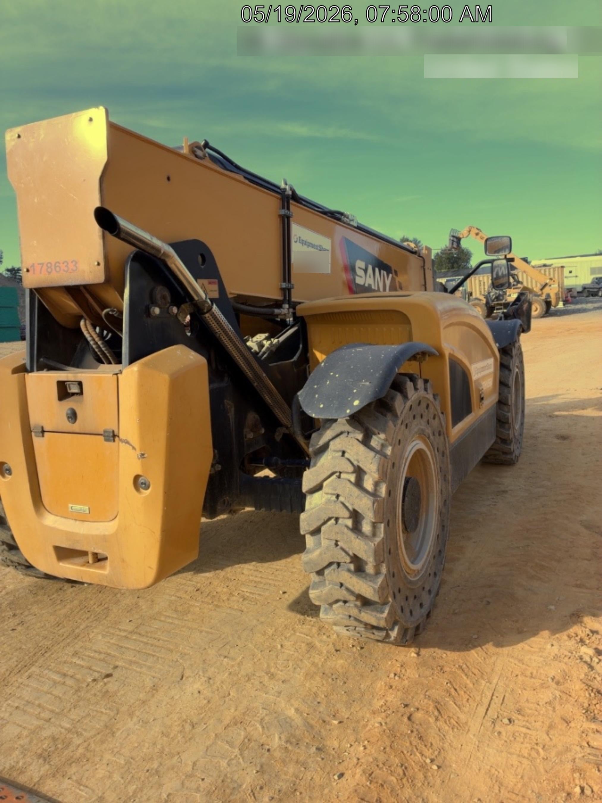 2021 SANY STH1056
