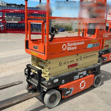 2024 JLG ES1932