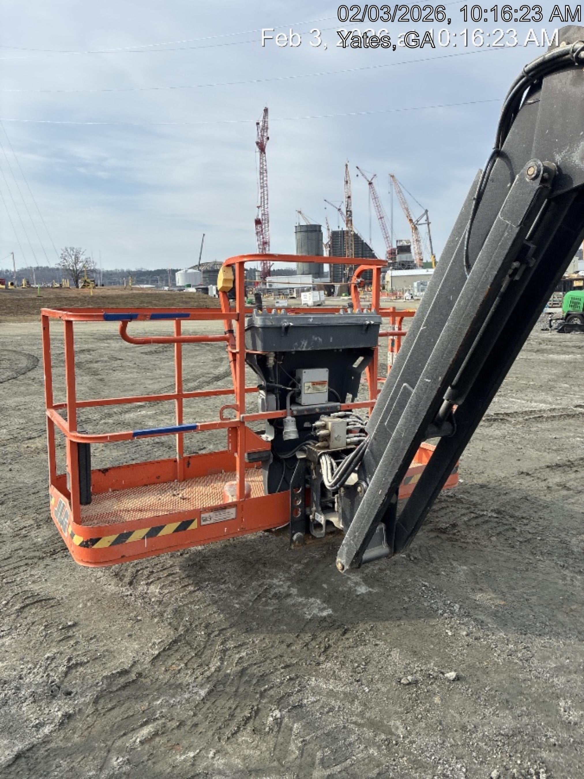 2023 JLG 800AJ