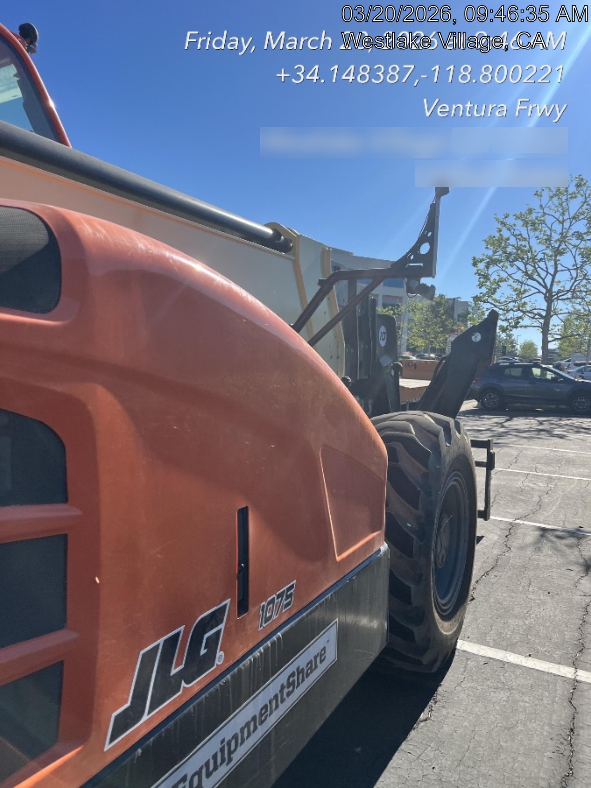 2019 JLG 1075