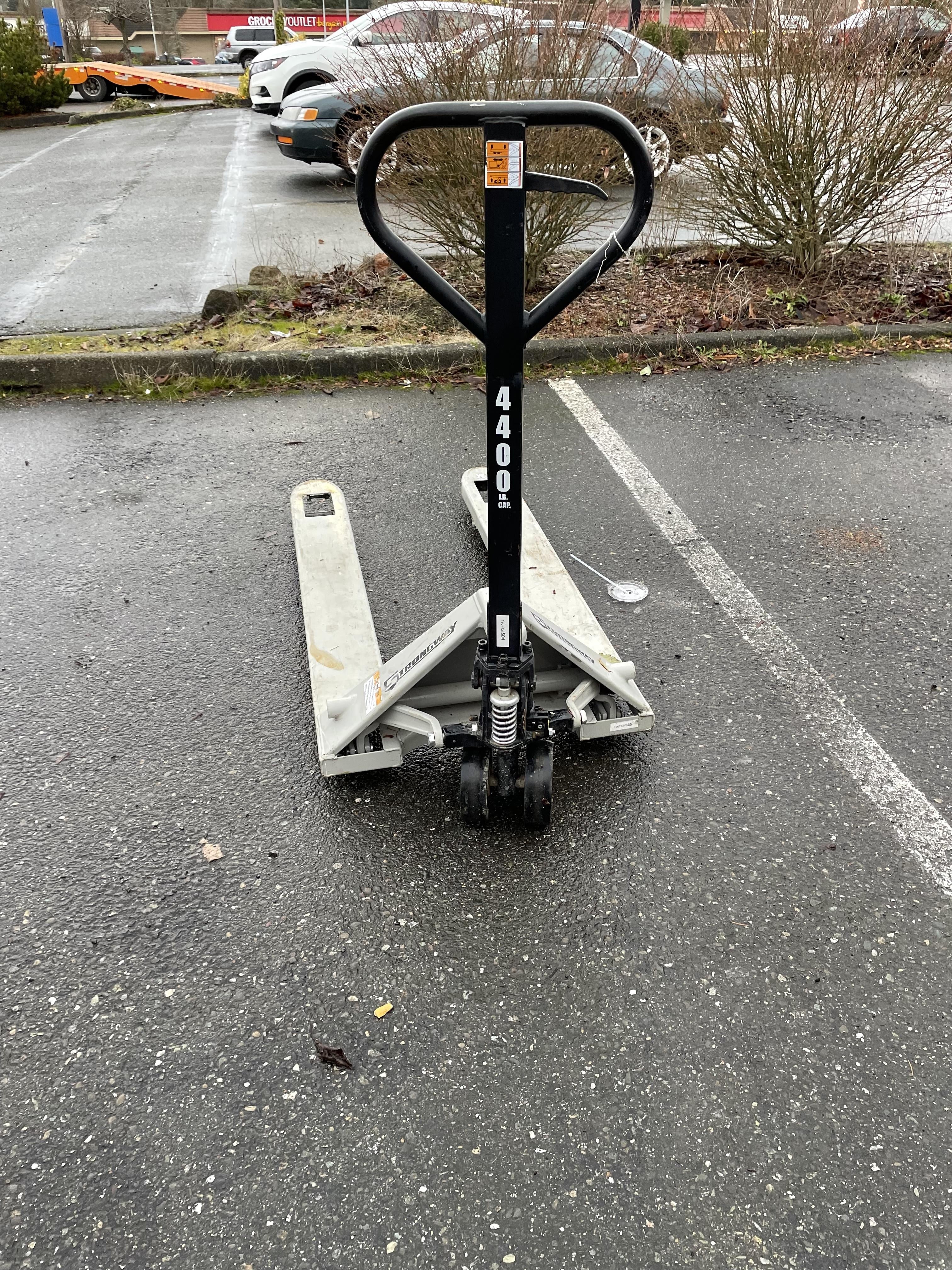 2021 STRONGWAY 4400 lb Pallet Jack