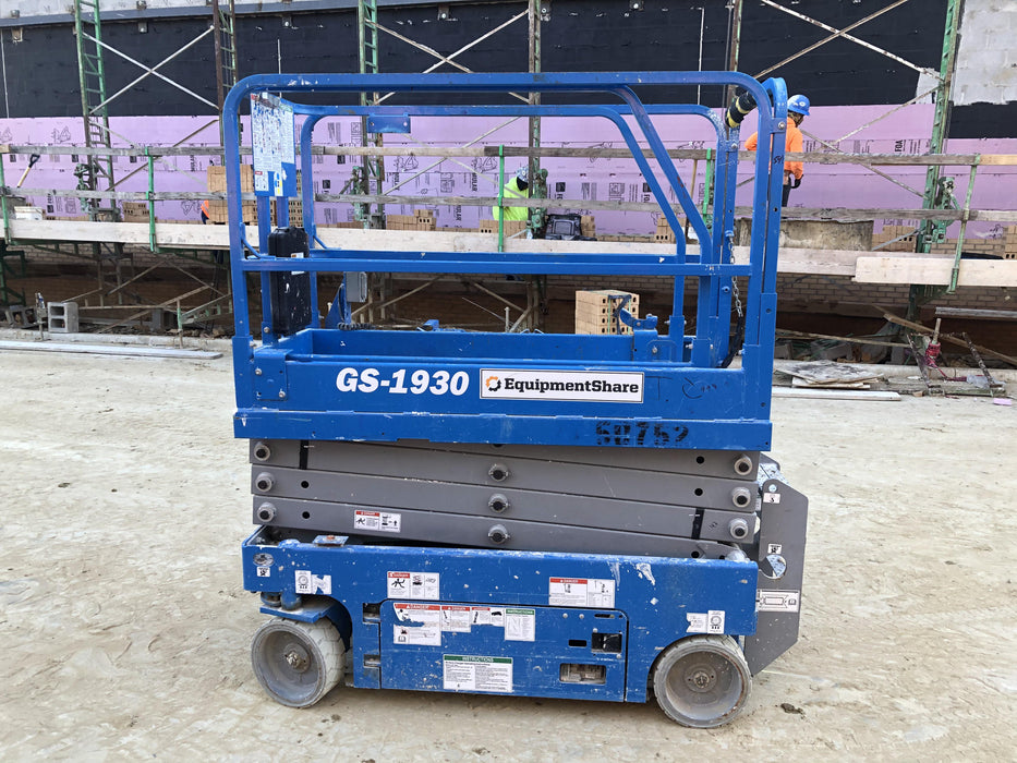 2019 Genie GS-1930 Fixed Rails with Chain Entry