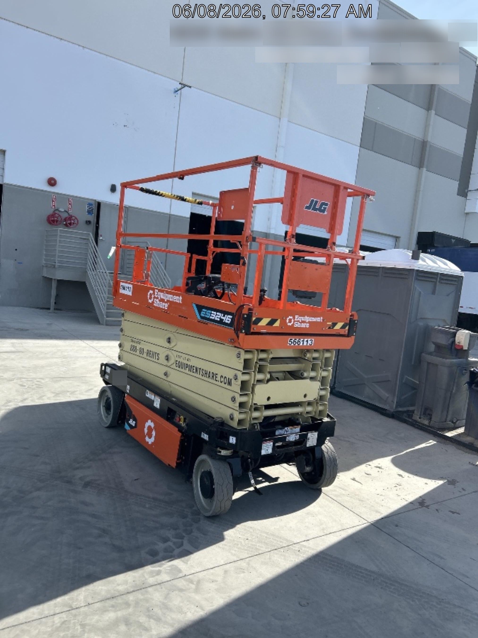 2025 JLG ES3246