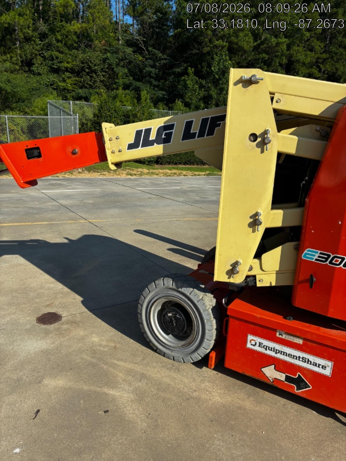 2021 JLG E300AJP