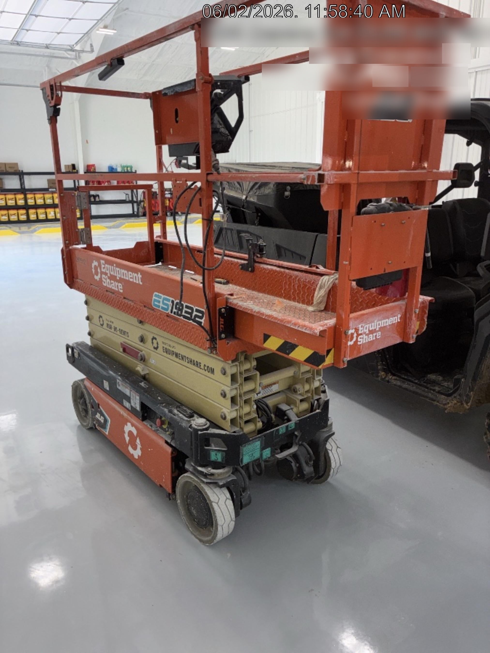 2023 JLG ES1932