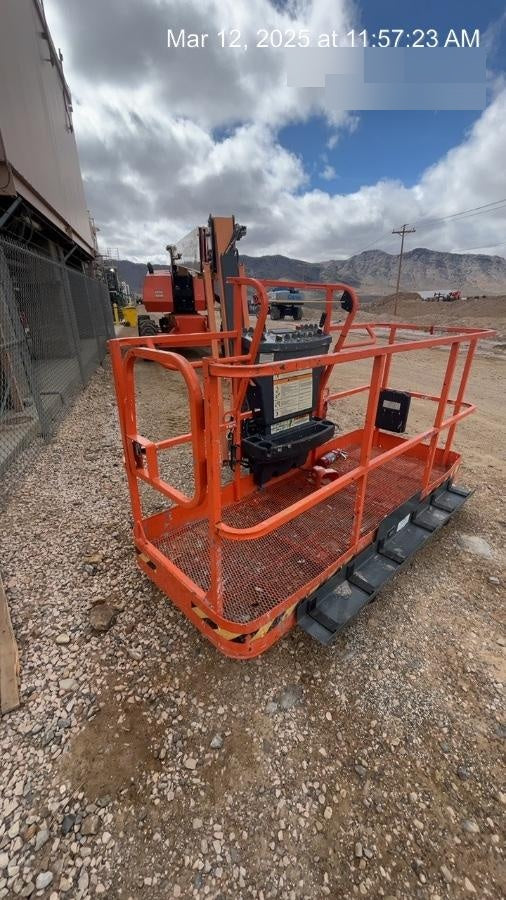2022 JLG 860SJ