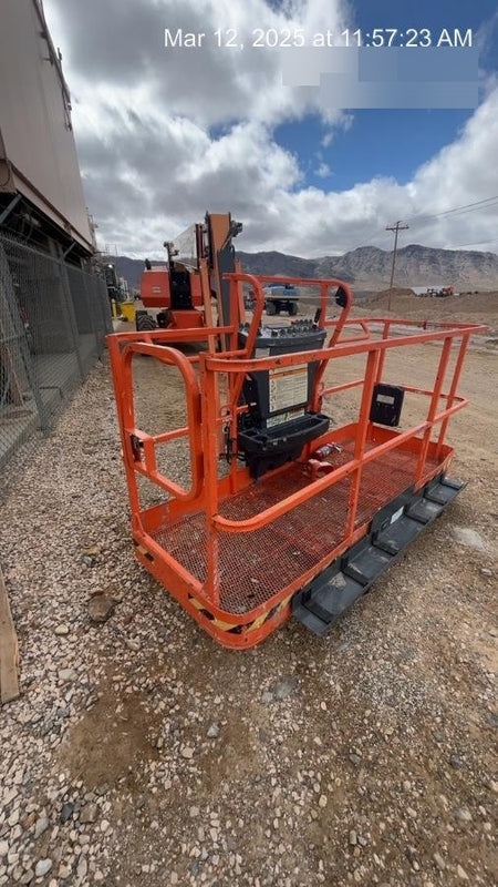 2022 JLG 860SJ