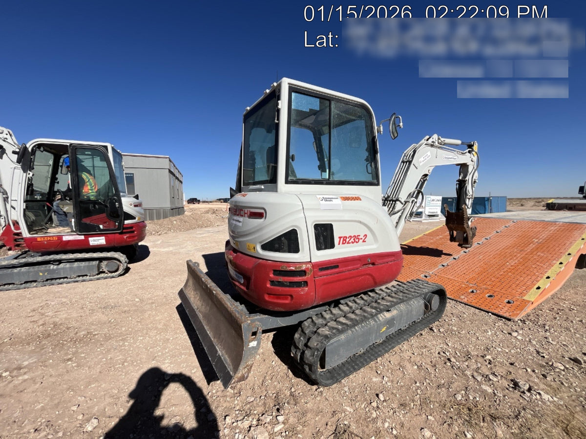 2023 TAKEUCHI TB235-2CR