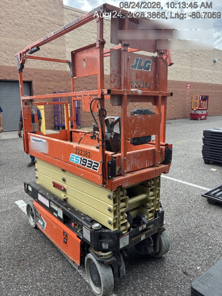 2022 JLG ES1932