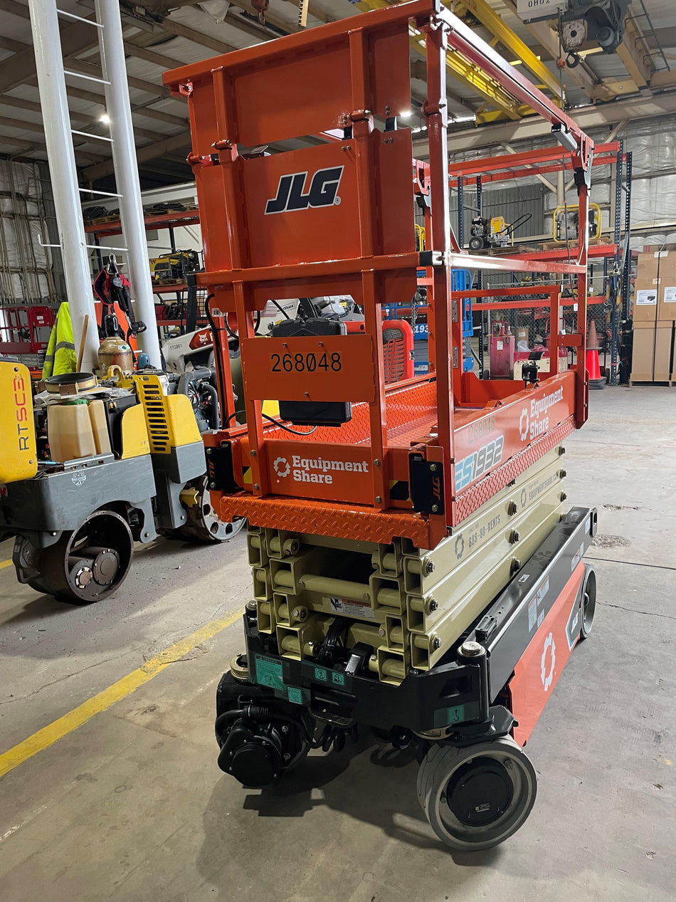 2022 JLG ES1932