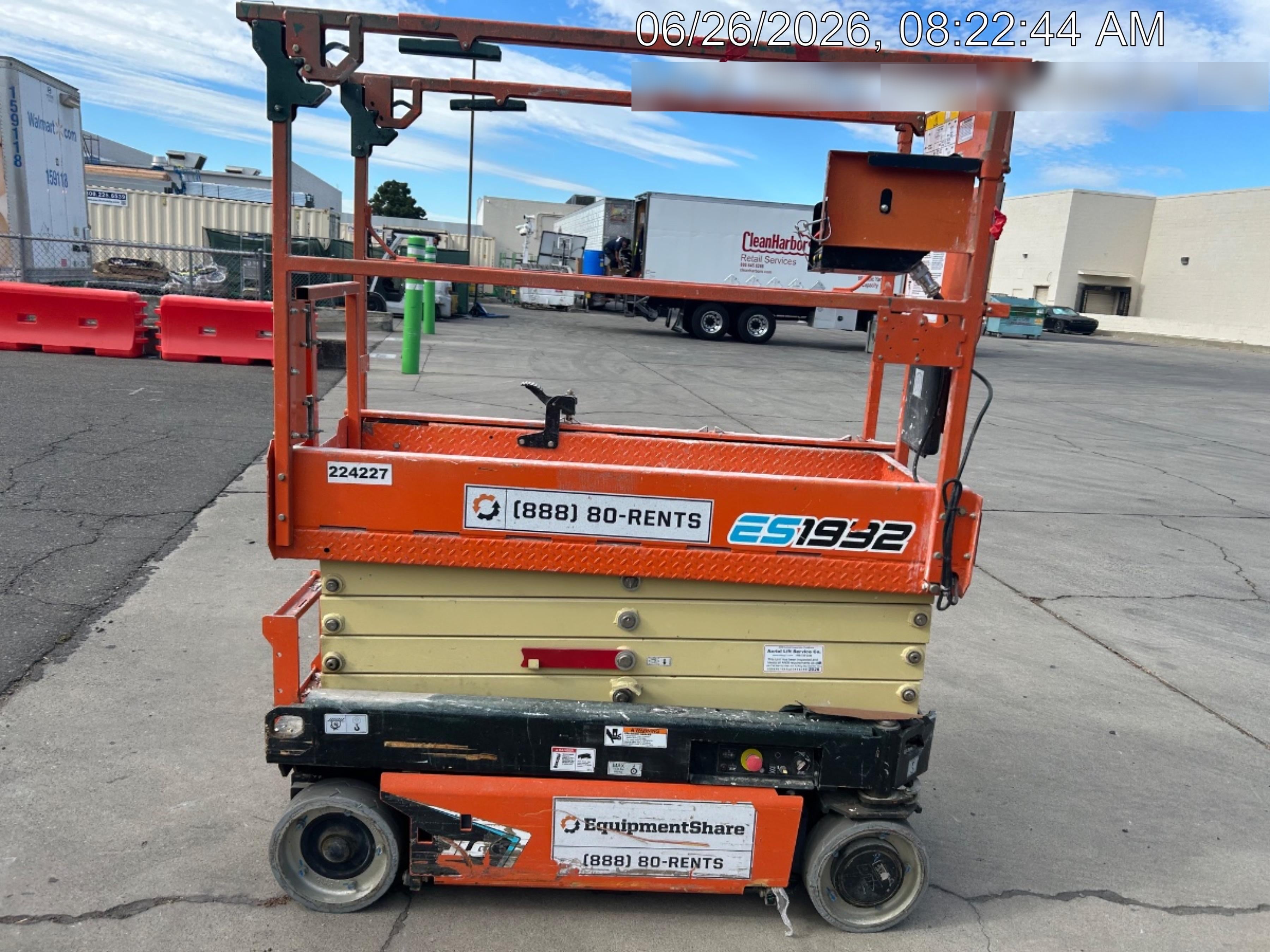 2022 JLG ES1932